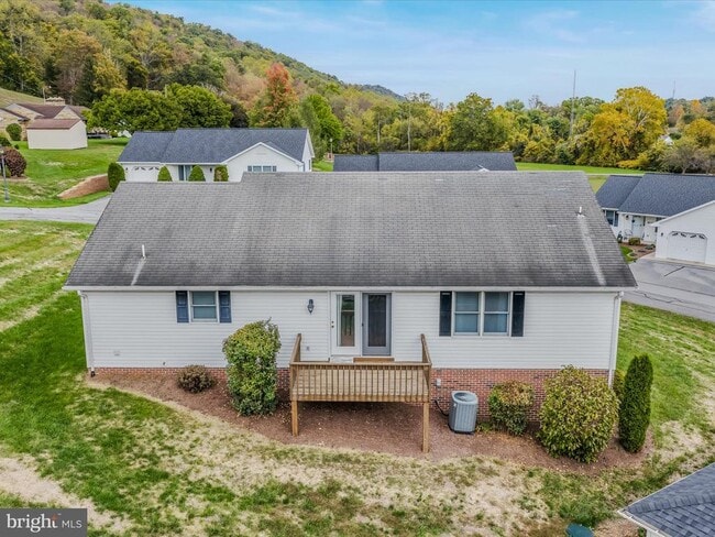 Building Photo - 73 Garden Dr