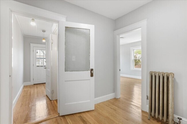 Building Photo - 16 Glenrose Rd