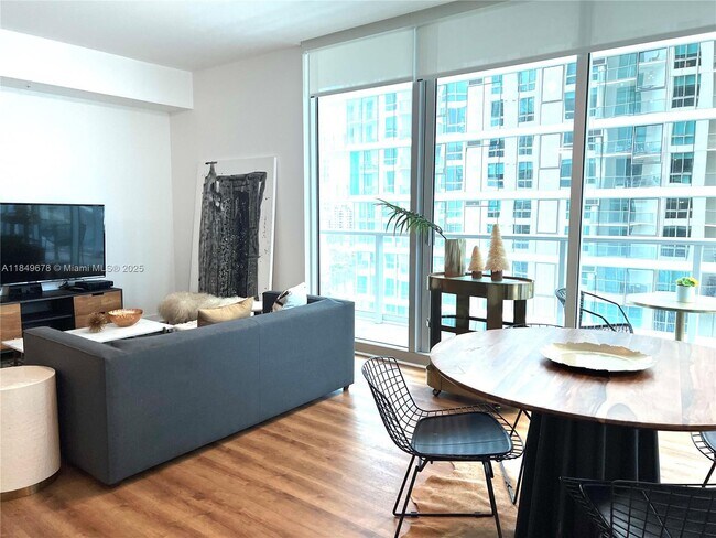 Building Photo - 300 S Biscayne Blvd