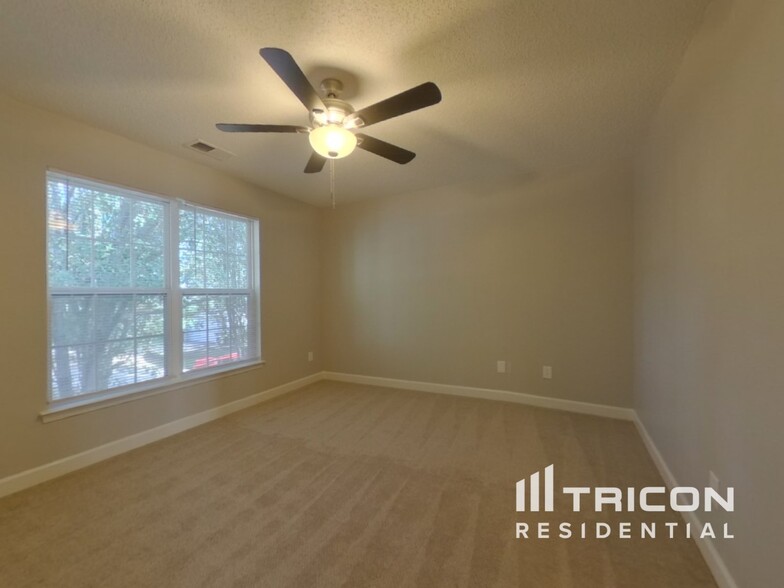 Building Photo - 1005 Alston Hill Dr