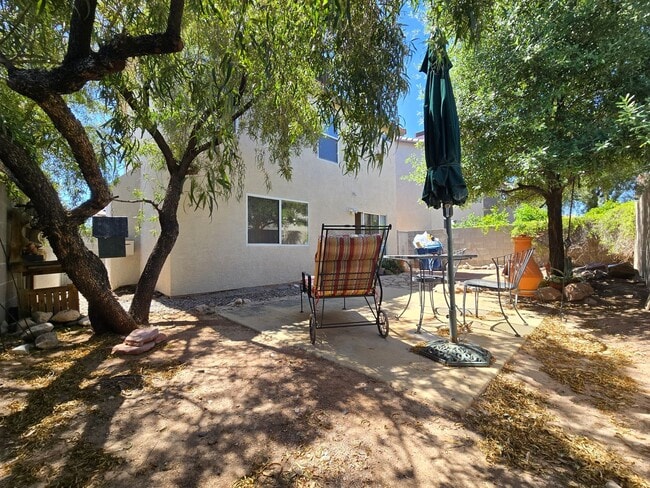 Building Photo - A FABULOUS 3 Bedroom home in desirable Silverado Ranch!