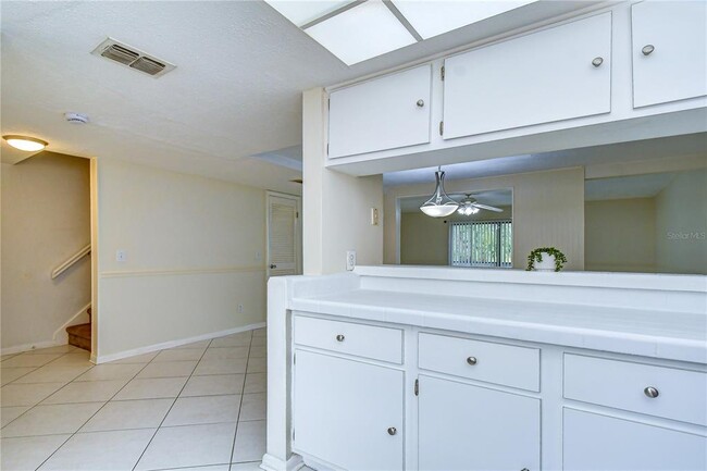 Building Photo - 230 Cypress Pl
