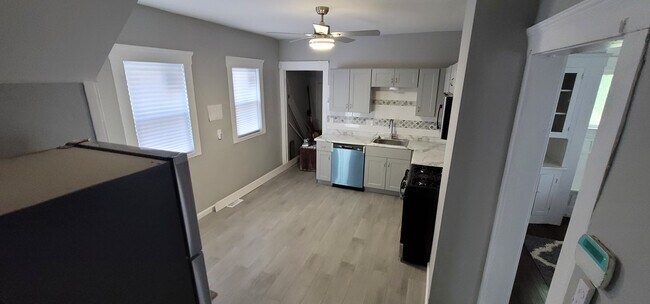 Building Photo - 10605 Ashbury Ave