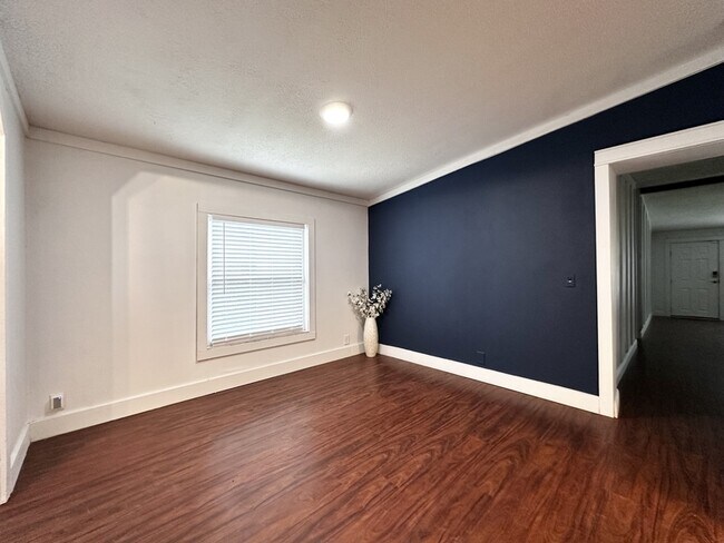 Building Photo - 2325 Salt Creek Trail