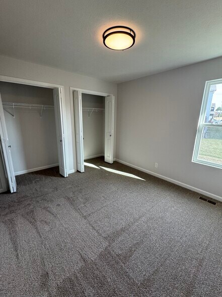 Building Photo - 9505 S 181st St