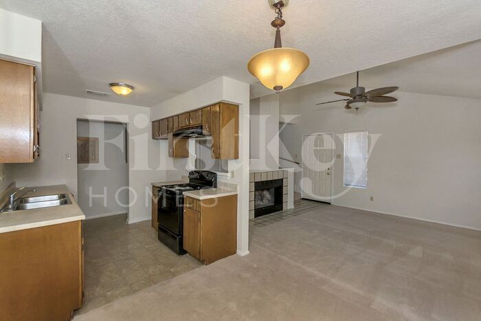 Building Photo - 2240 Tarpley Rd