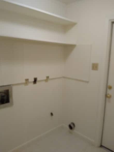Laundry Room - 1404 Benton St