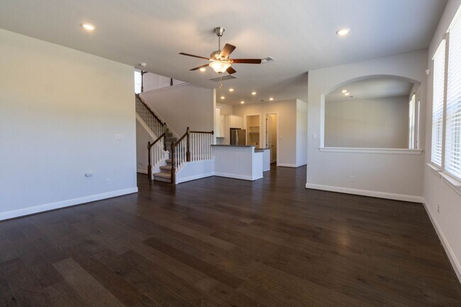 Building Photo - Stunning two story 4 bedroom with den and media/ game area in Pflugerville!