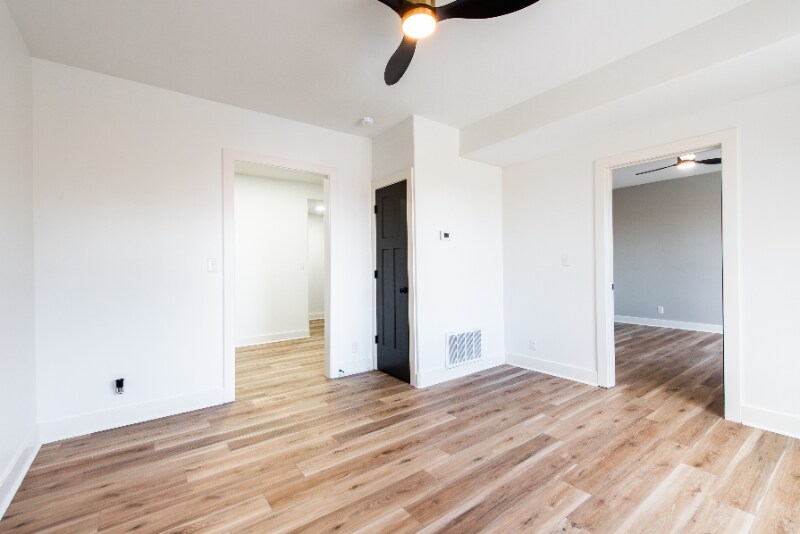 Building Photo - 530-532 E Burnett Ave