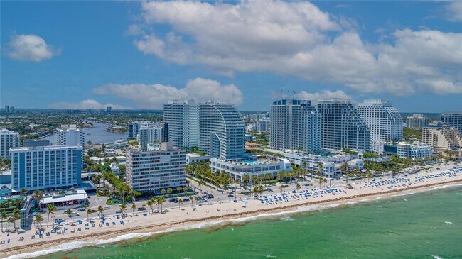 Building Photo - 401 N Birch Rd