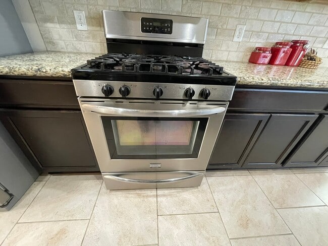 Building Photo - 1826 Bravos Manor Ln