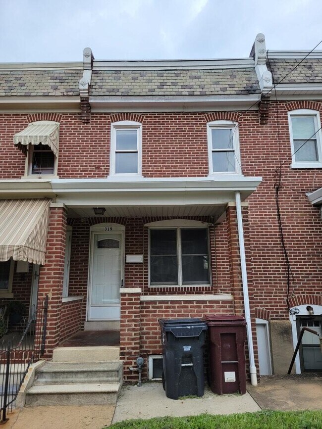 Primary Photo - 319 Woodlawn Ave