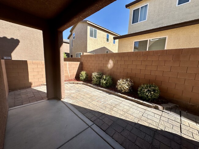 Building Photo - 9341 W Pearblossom Sky Ave