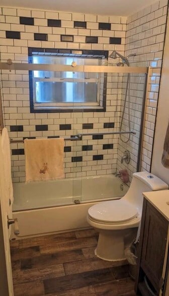 Building Photo - 2321 NW 6th St