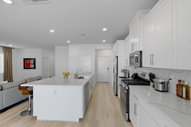 Building Photo - 2023-Built Liberty Floorplan-NEXT-GEN Suite w/3338 sq ft living space w/5 BR’s, 4 1/2 BA's, 3 car...