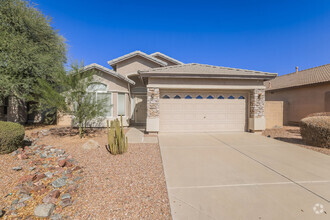 Building Photo - Bright 3-Bedroom Home with Character