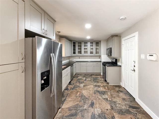 Building Photo - 3533 Antilles Dr