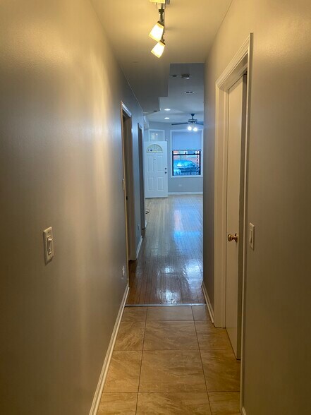 Building Photo - 3748 N Clifton Ave