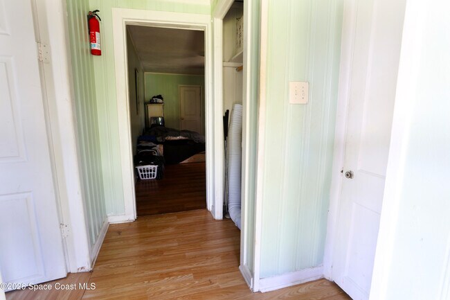 Building Photo - 317 Pineda St