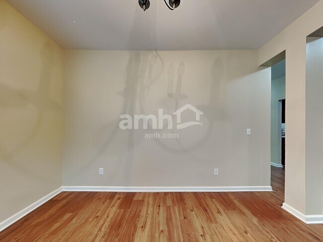 Building Photo - 160 Hamilton Grove Dr