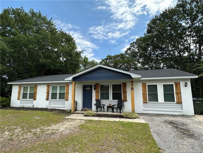 Building Photo - 975 Lisa Ave