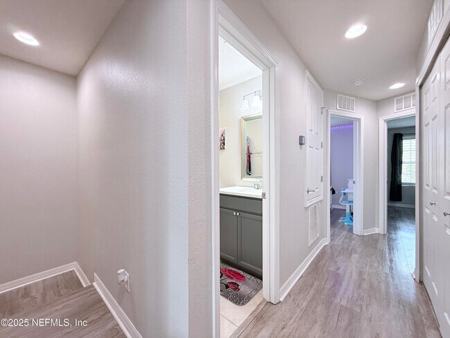 Building Photo - 14316 Dovewind Ct