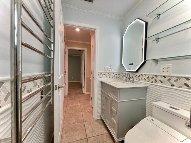 Building Photo - Two bedroom two bath Canal front rental ho...