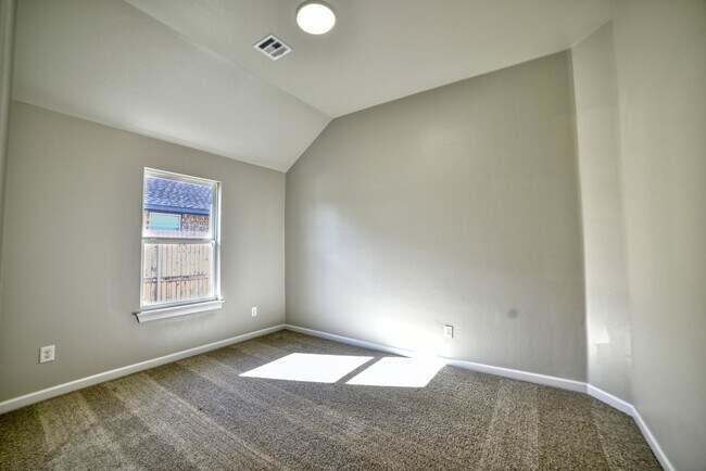 Building Photo - Brand New Home In Washington!