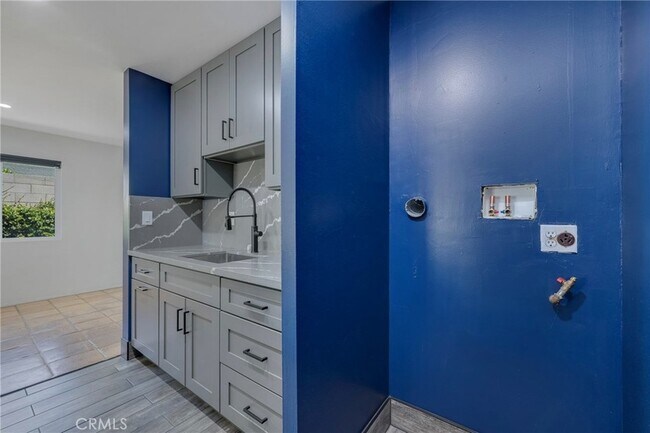 Building Photo - 8231 Deerfield Dr