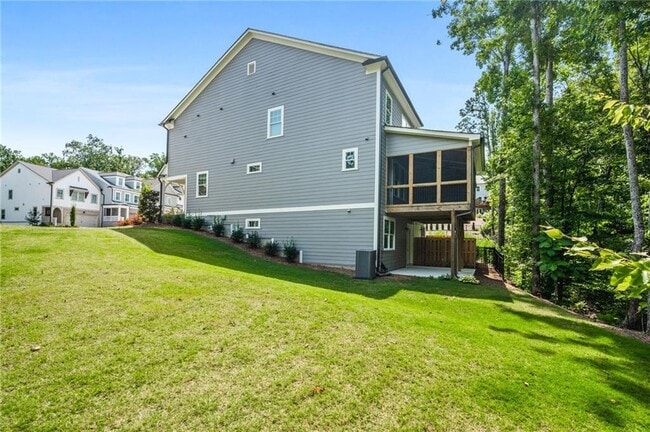 Building Photo - 421 Retreat Ln