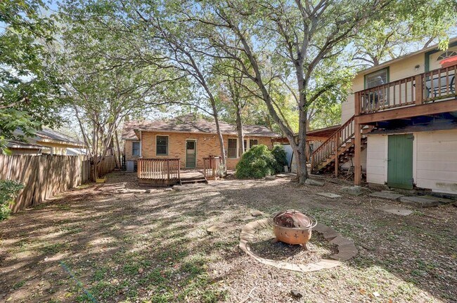 Building Photo - 1804 Kenwood Ave