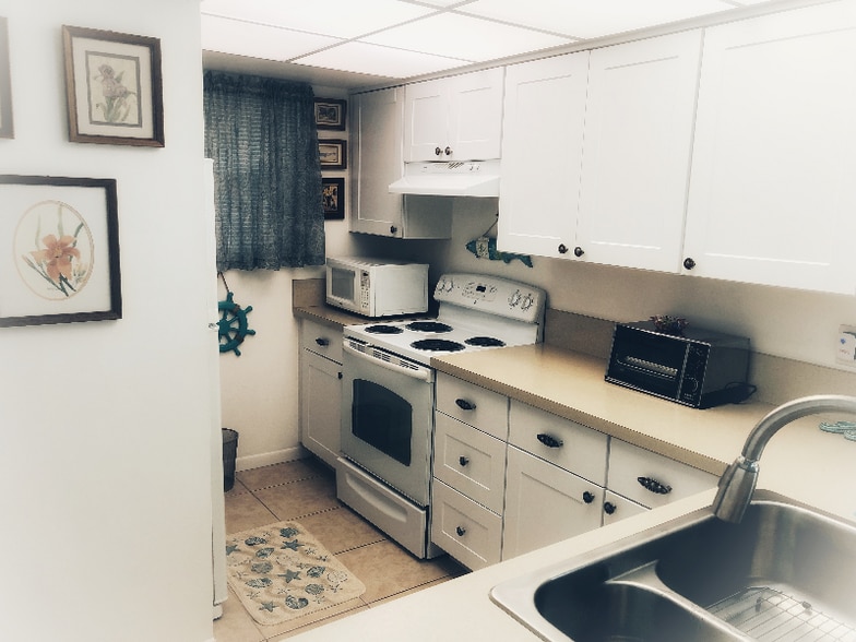 Building Photo - 649 Windrush Bay Dr