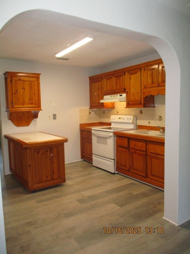 Building Photo - Charming 3 bedroom 2 bathroom Holly Hill