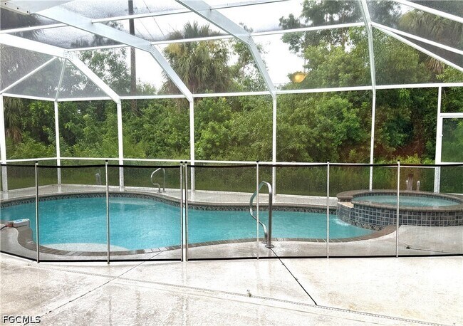 Building Photo - 1466 Argyle Dr