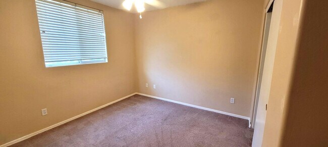 Building Photo - 17440 W Caribbean Ln