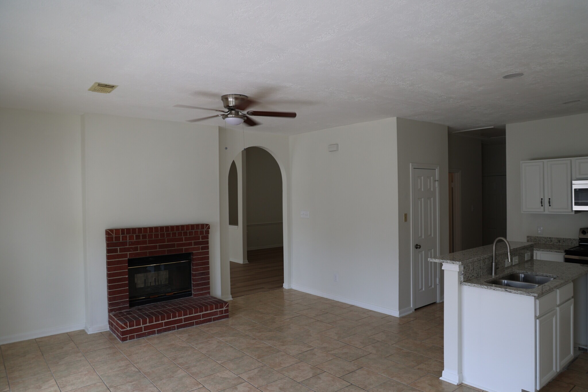 Building Photo - 13778 Sablesprings Ln