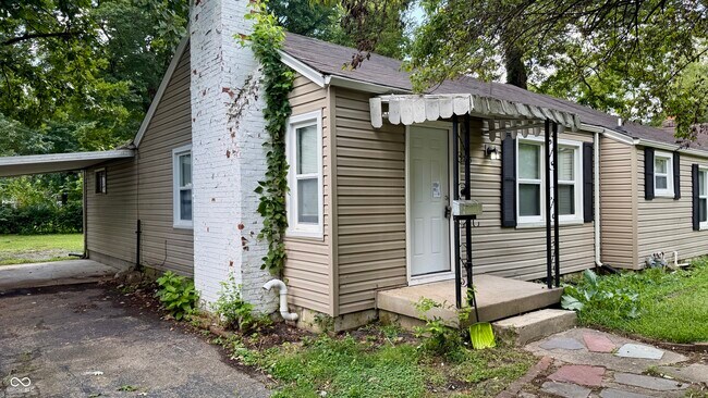 Building Photo - 2215 Durham Dr