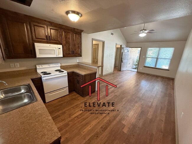 Building Photo - 208 Stewart Bend Ct