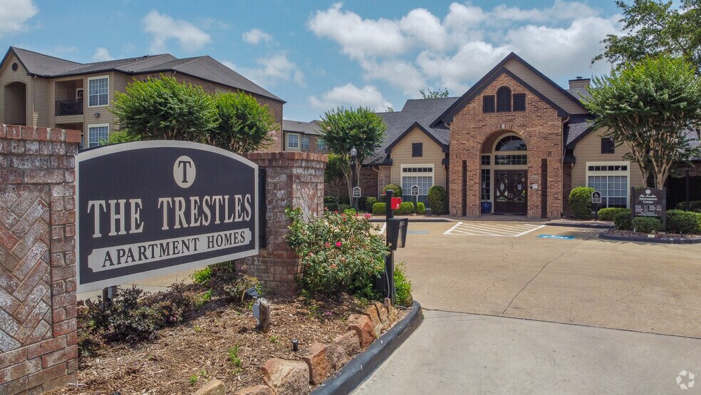 Signage - The Trestles