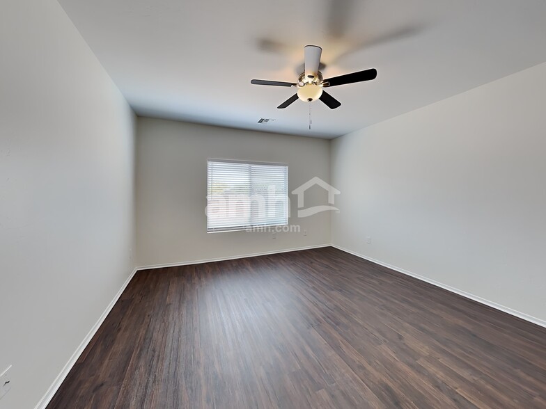 Building Photo - 10483 E Rita Ranch Crossing Cir