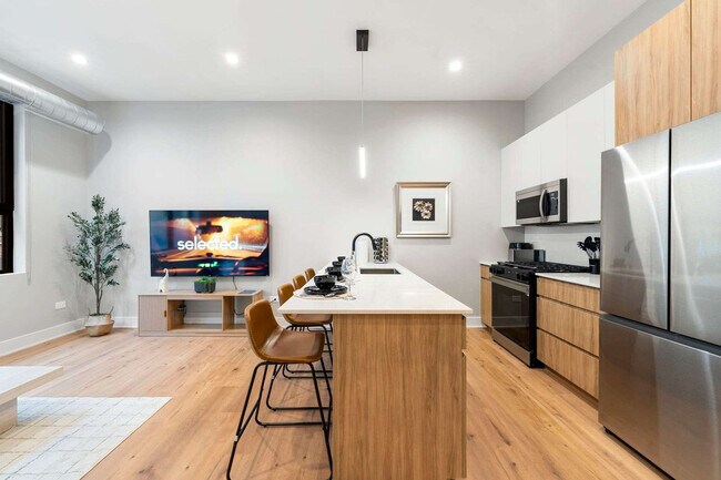 Building Photo - 6044 N Winthrop Ave