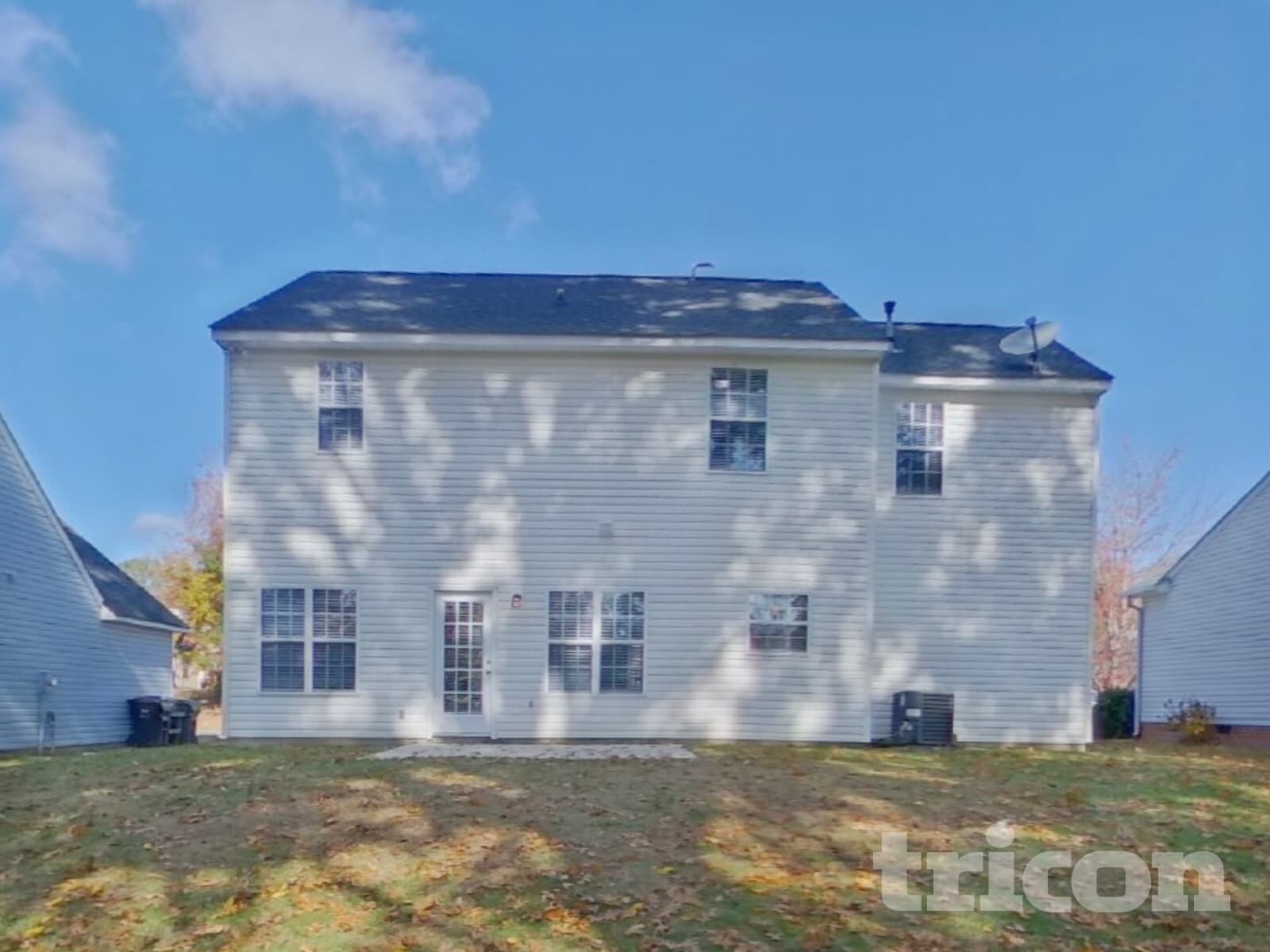 Building Photo - 1411 Hollythorne Dr