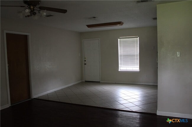 Building Photo - 2226 University Dr