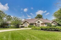 Building Photo - 1920 Wedgewood Dr