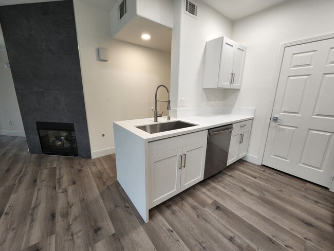Building Photo - 7139 S Durango Dr