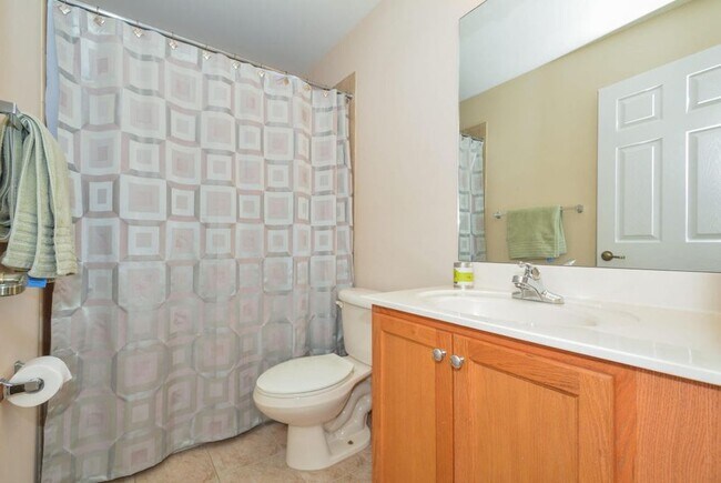 Building Photo - 16178 Poppyseed Cir