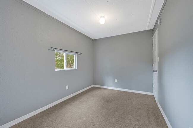 Building Photo - 11719 S Spicewood Ln