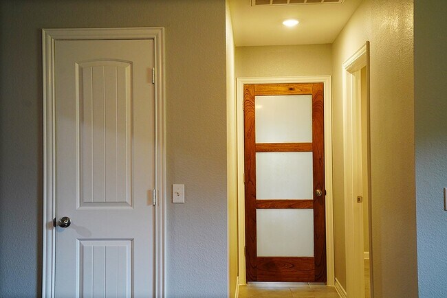 Building Photo - 3535 Rosedale St