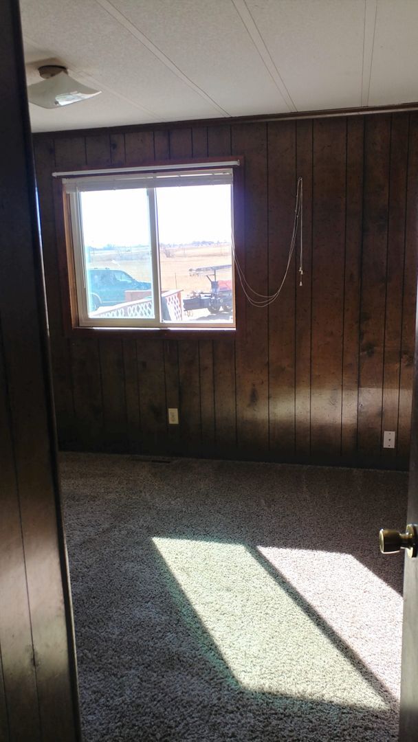 Building Photo - 3 Bedroom Home