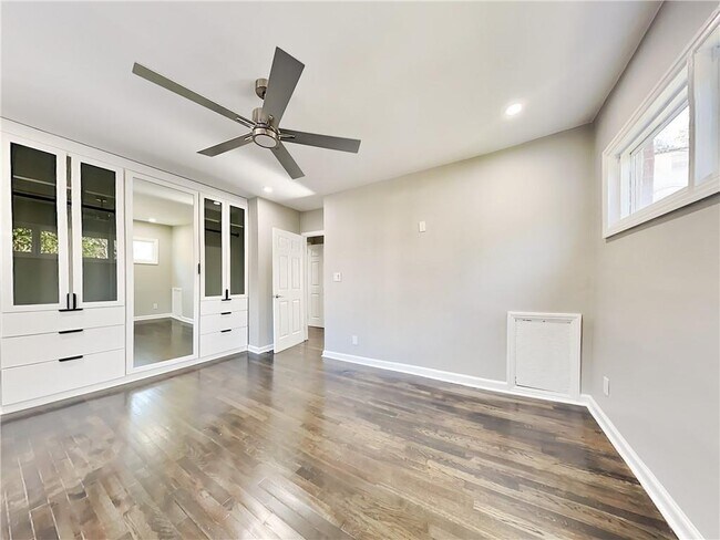 Building Photo - 425 Lindbergh Drive NE